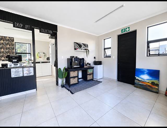 1 BEDROOM APARTMENT TO LET IN WATERFALL